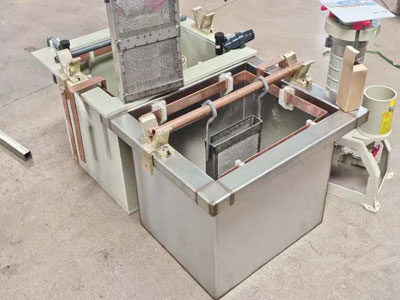 生铁铸件为什么比其它钢铁零件难于电镀?